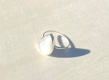 Load image into Gallery viewer, Atlants Seashell Ring
