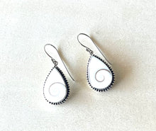 Load image into Gallery viewer, OCEAN SWIRL DRIP EARRINGS
