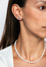 Load image into Gallery viewer, FRESHWATER PEARL NECKLACE
