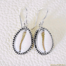 Load image into Gallery viewer, COWRIE SHELL EARRINGS
