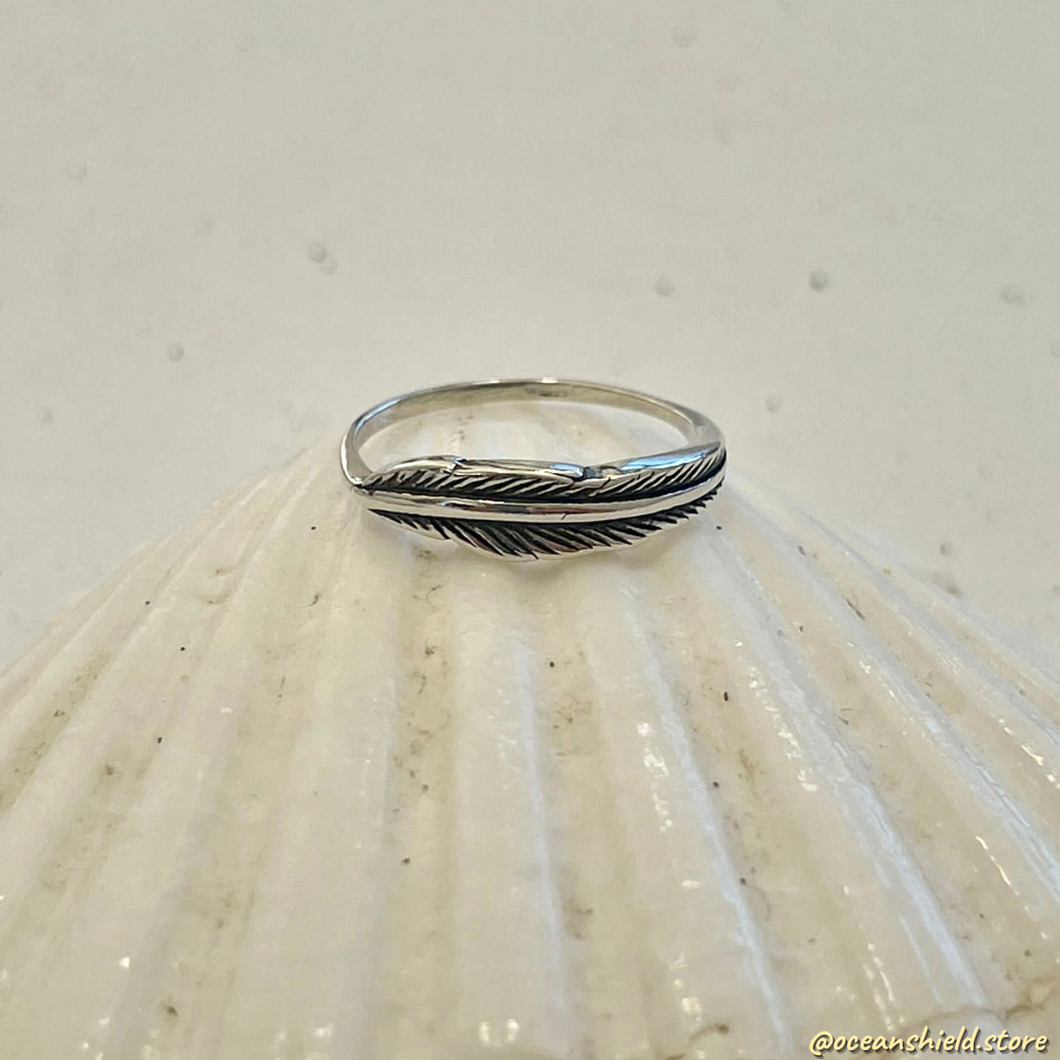 OCEAN FEATHER RING