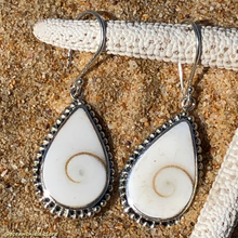 Load image into Gallery viewer, OCEAN SWIRL DRIP EARRINGS
