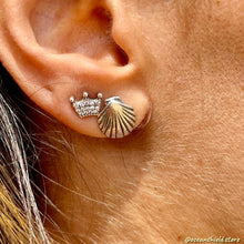 Load image into Gallery viewer, SEA SHELL EARRINGS
